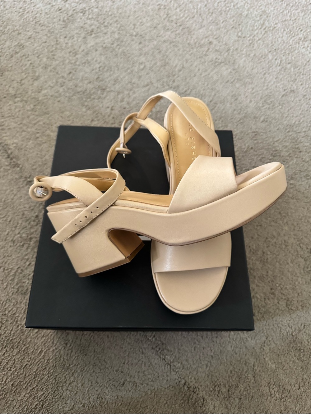 Nude Marc Fisher heels